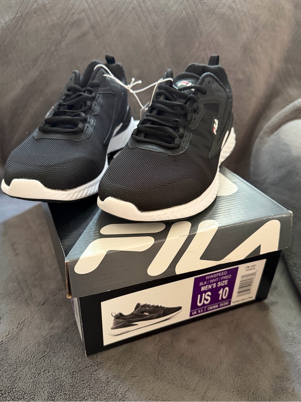 Fila Men's Winspeed Black and White Athletic Shoes